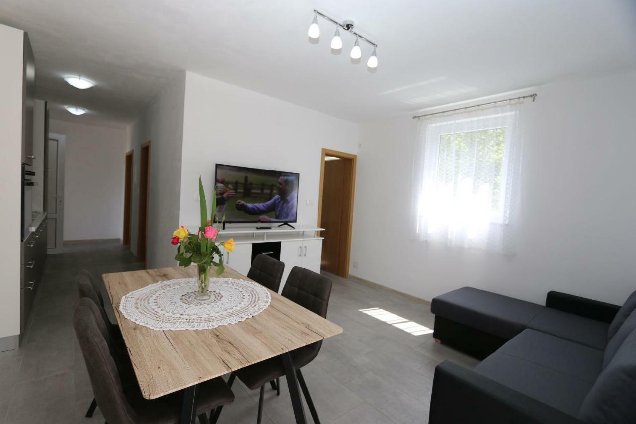 Apartments Mihalic Šilo Exteriör bild